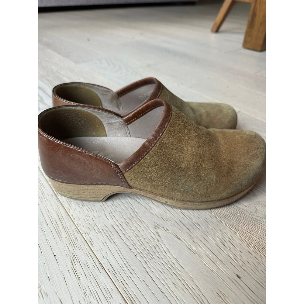 Dansko Professional Clogs Olive Green Suede Brown Leather Trim EU 39 Womens